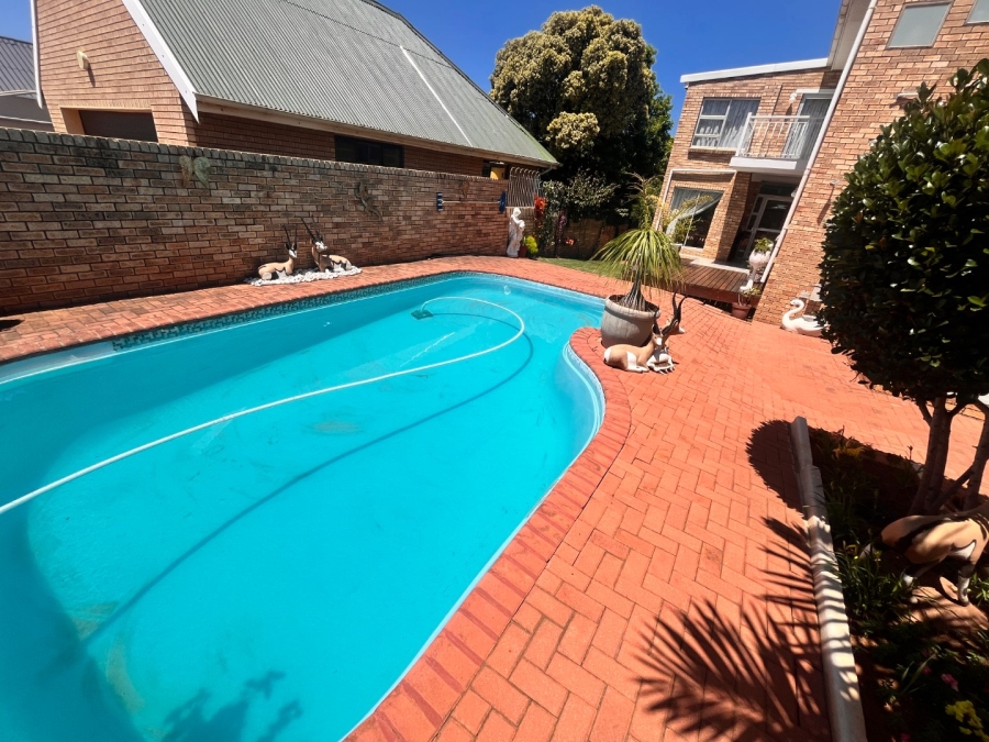 4 Bedroom Property for Sale in Ferreira Town Eastern Cape